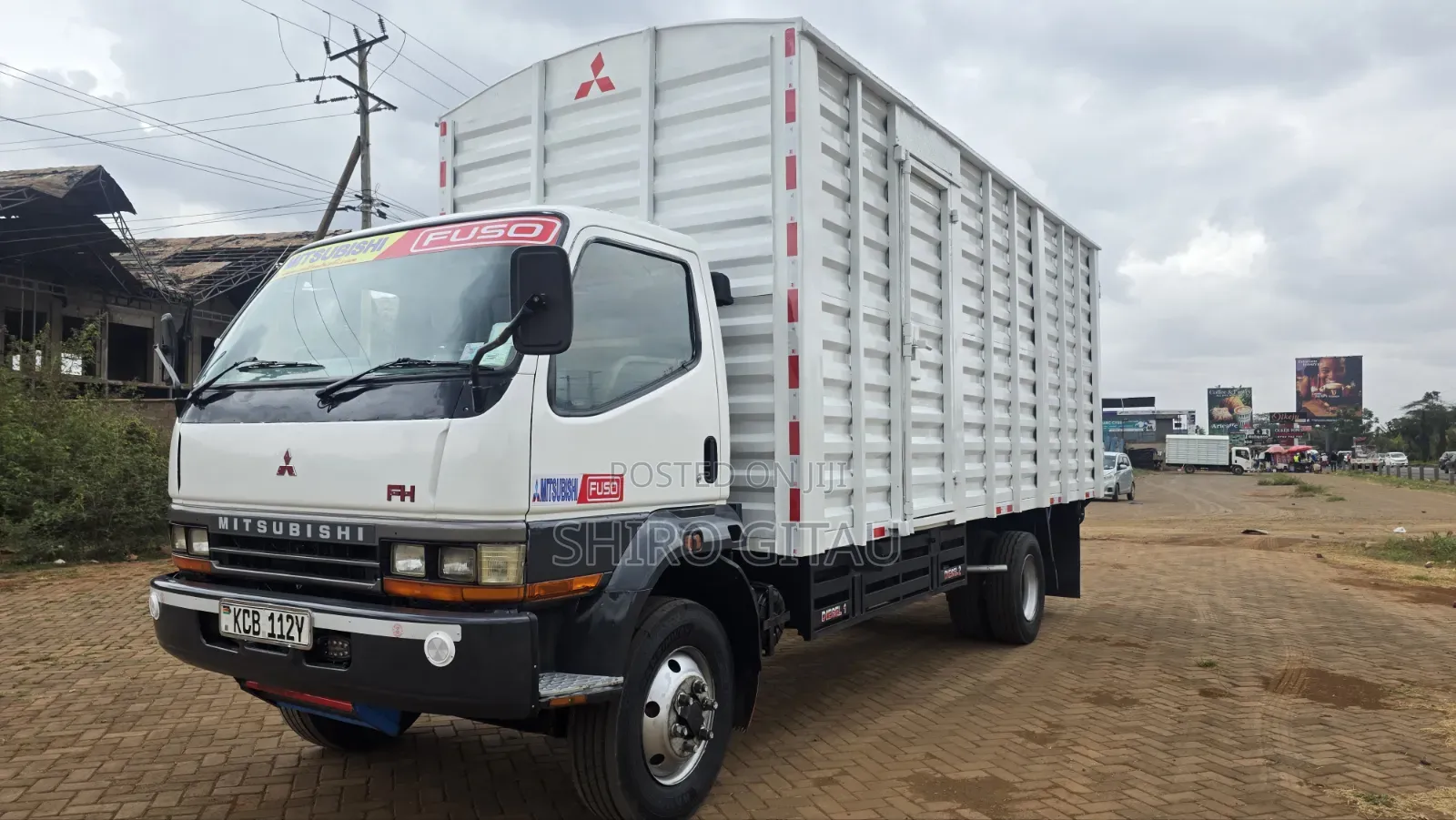 Mitsubishi Fh 215 2015 White