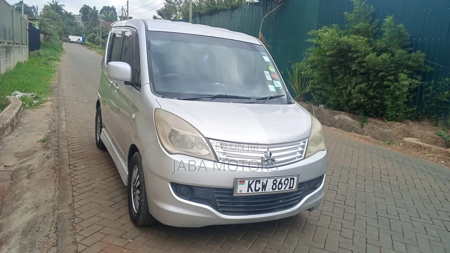 Mitsubishi Delica 2012 Silver