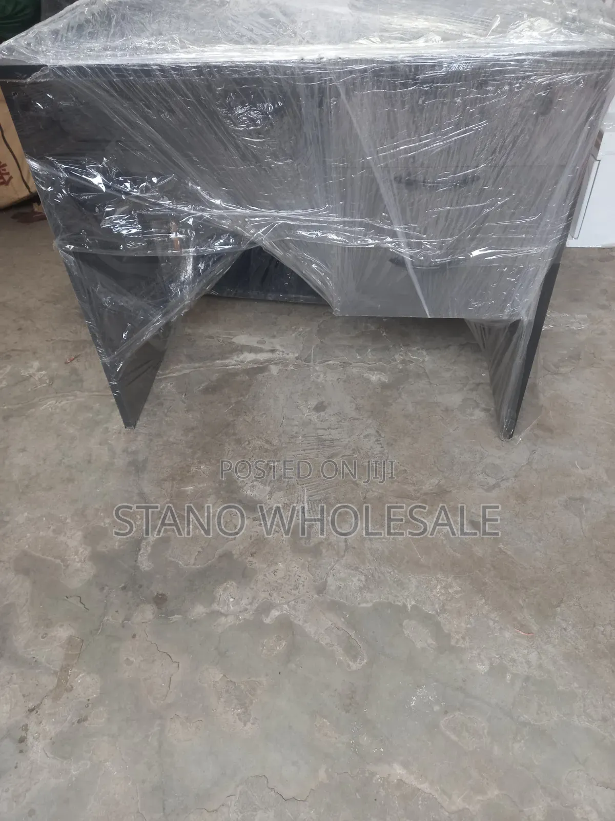 0.9m Grey Office Desk