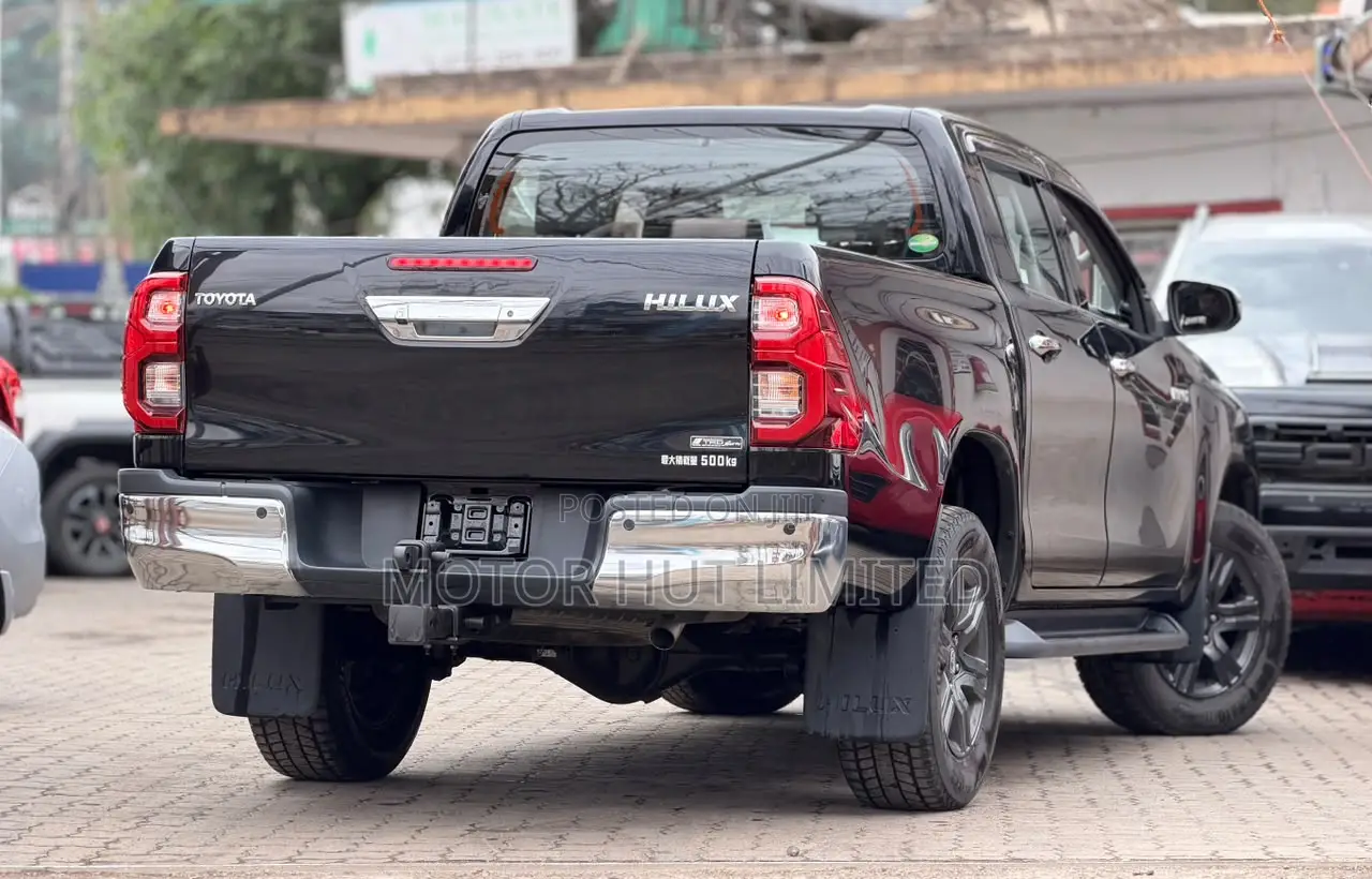 Toyota Hilux 2.4 Diesel 2020 Black