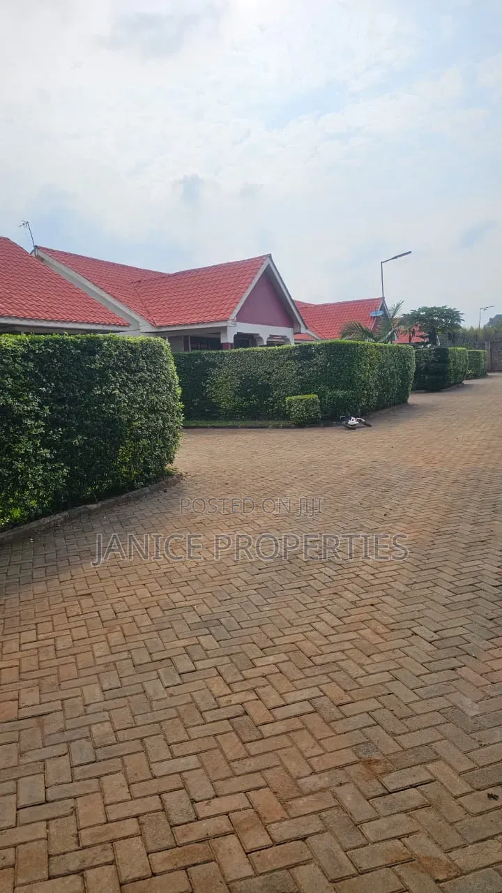 3bdrm Bungalow in Orchard Park Estate, Kenyatta Road / Theta for rent