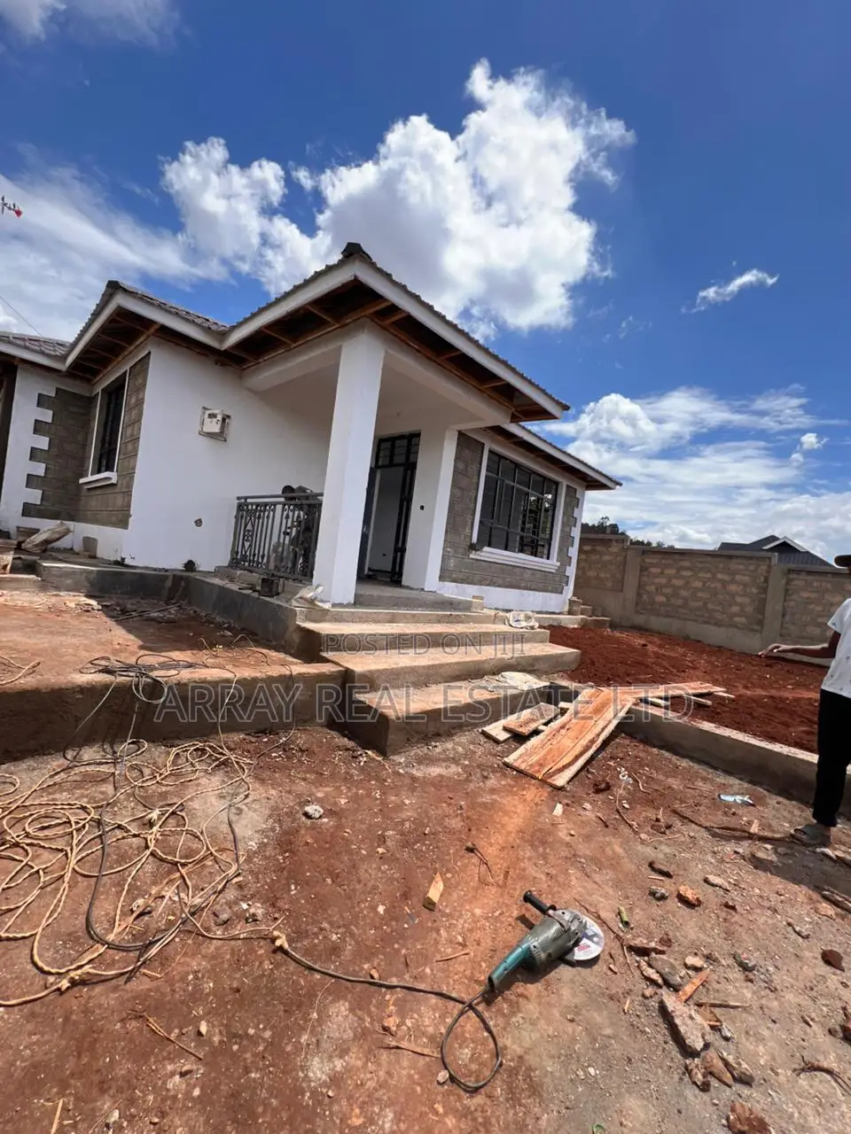 3bdrm Bungalow in Karai for sale