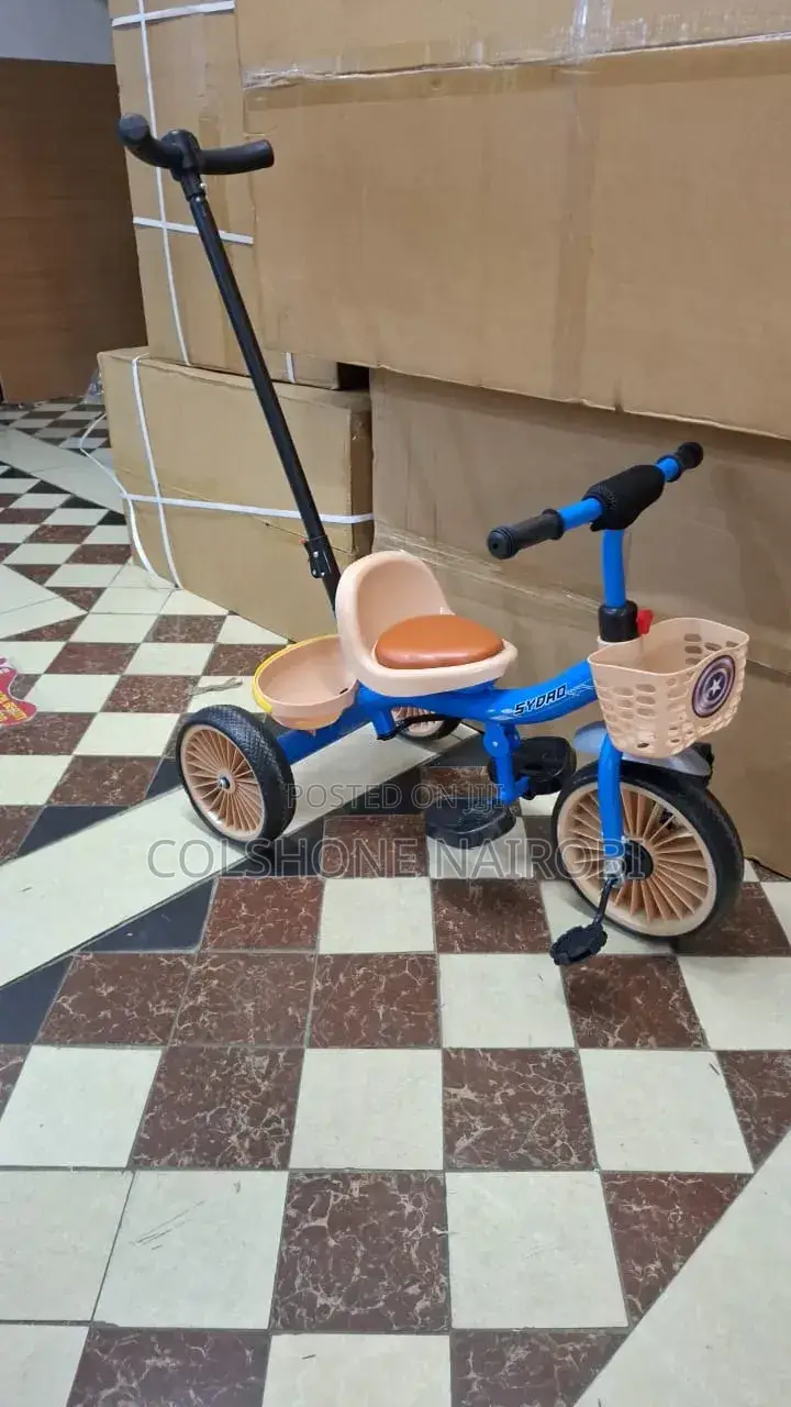 Kids 3-Wheel Tricycle With Adjustable Push Handle