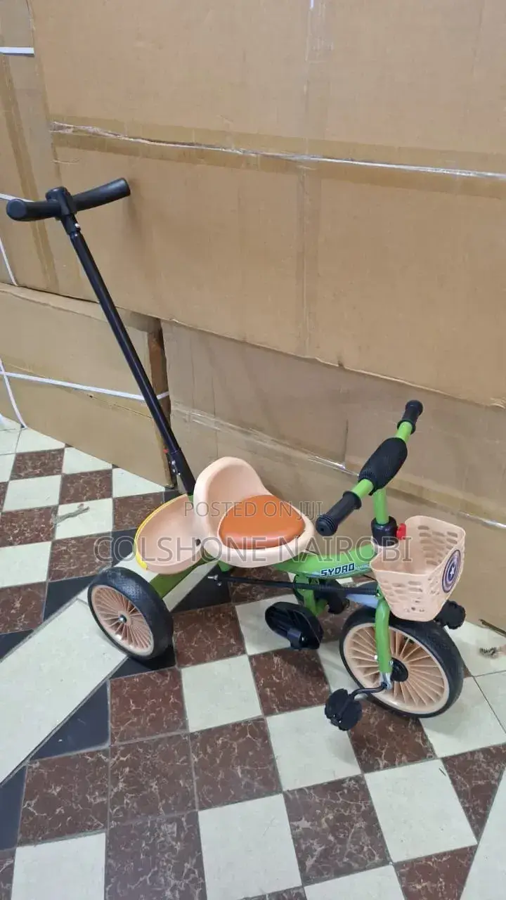 Kids 3-Wheel Tricycle With Adjustable Push Handle
