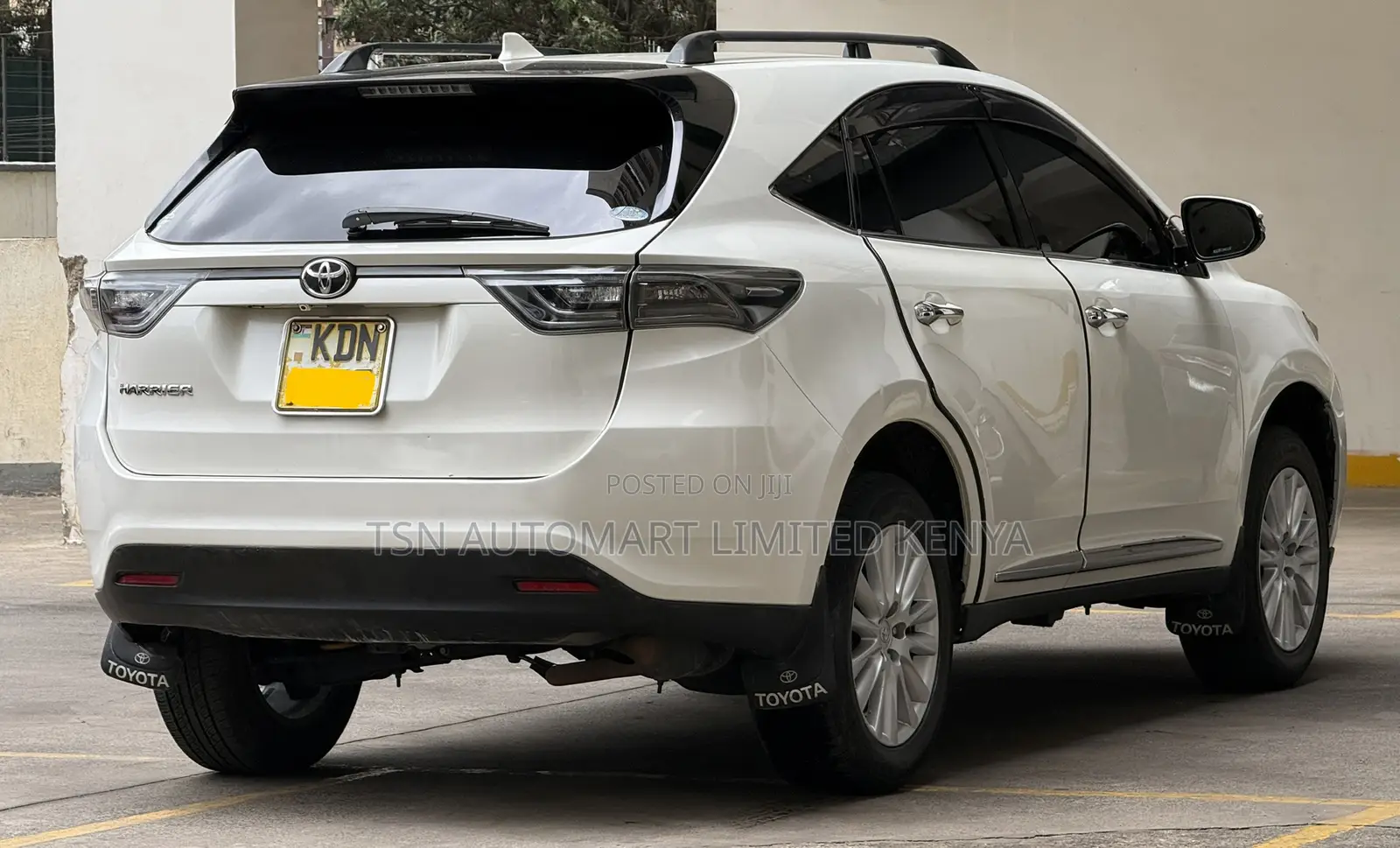 Toyota Harrier 2.0 2017 White