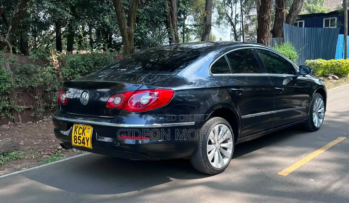 Volkswagen Passat 2010 Black