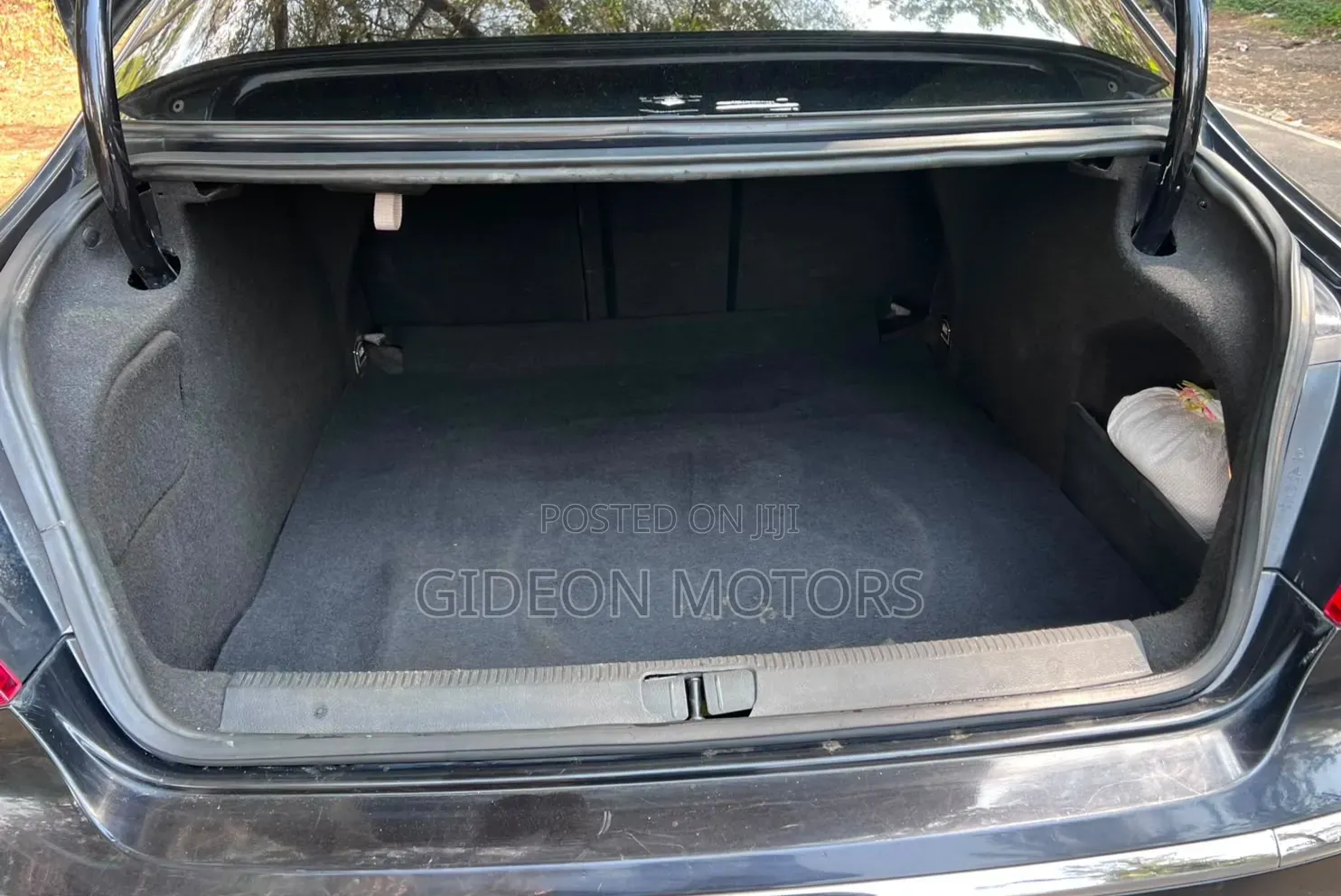 Volkswagen Passat 2010 Black