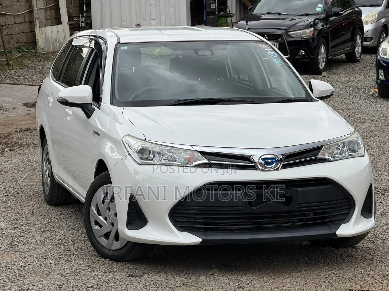 Toyota Corolla Fielder 1.5 Hybrid FWD 2019 Pearl