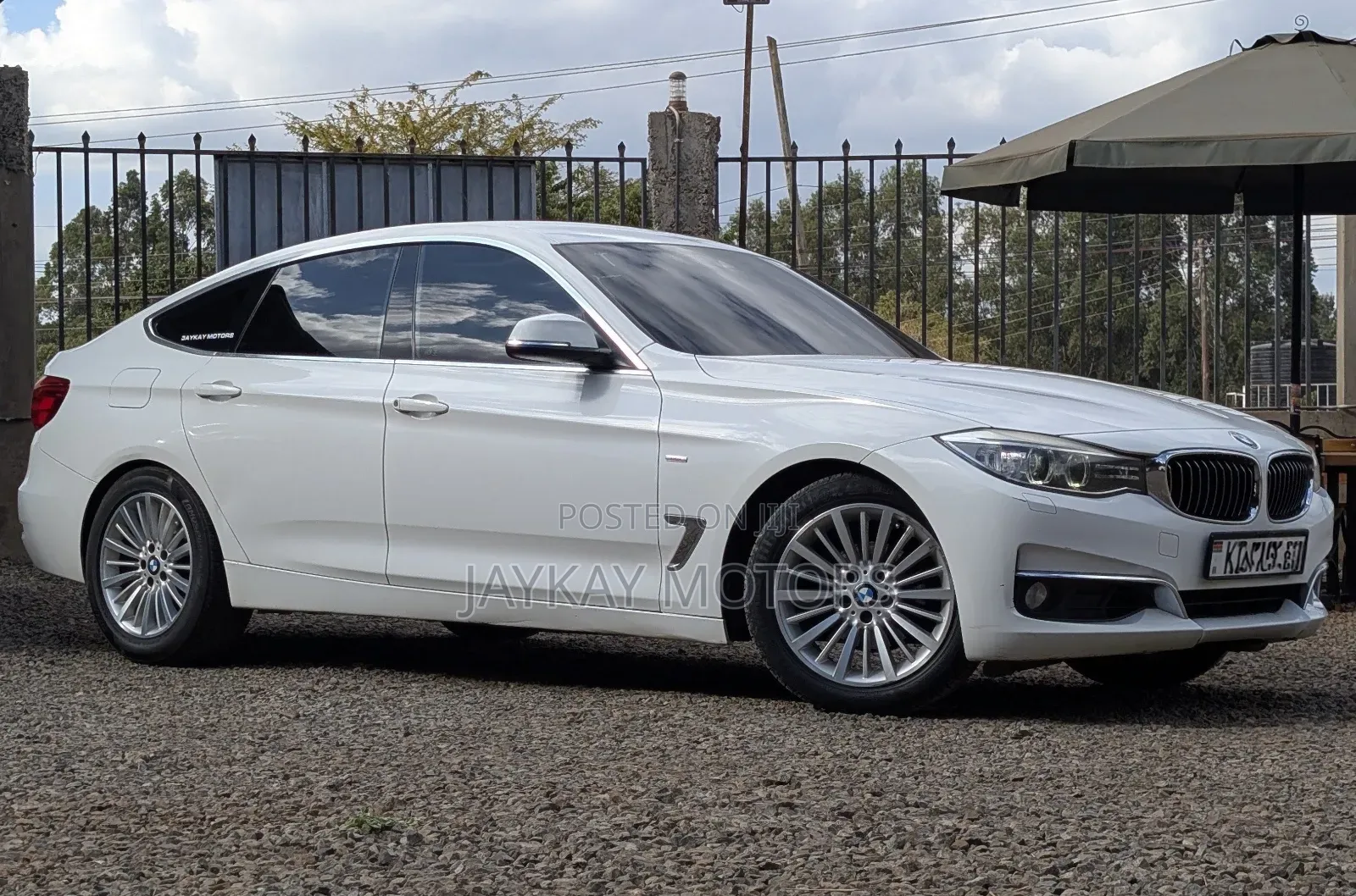 BMW 3 Series 320i RWD 2014 White