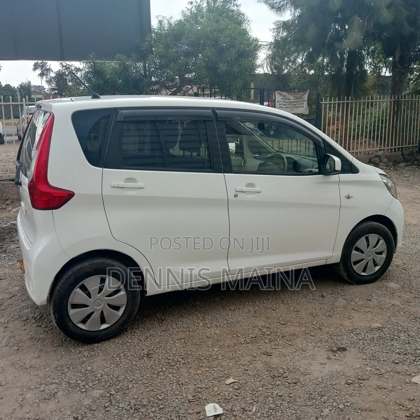Mitsubishi EK Wagon 660 FWD 2016 White