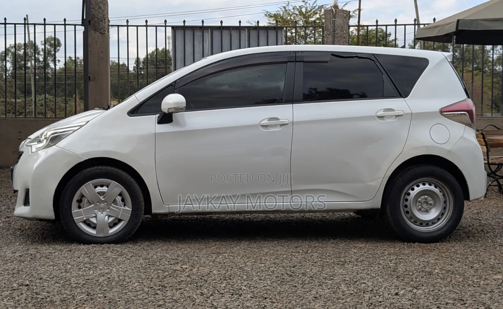 Toyota Ractis 1.5 FWD 2014 White