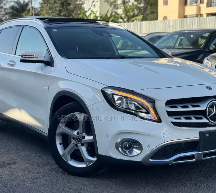 Mercedes-Benz GLA-Class 2019 White