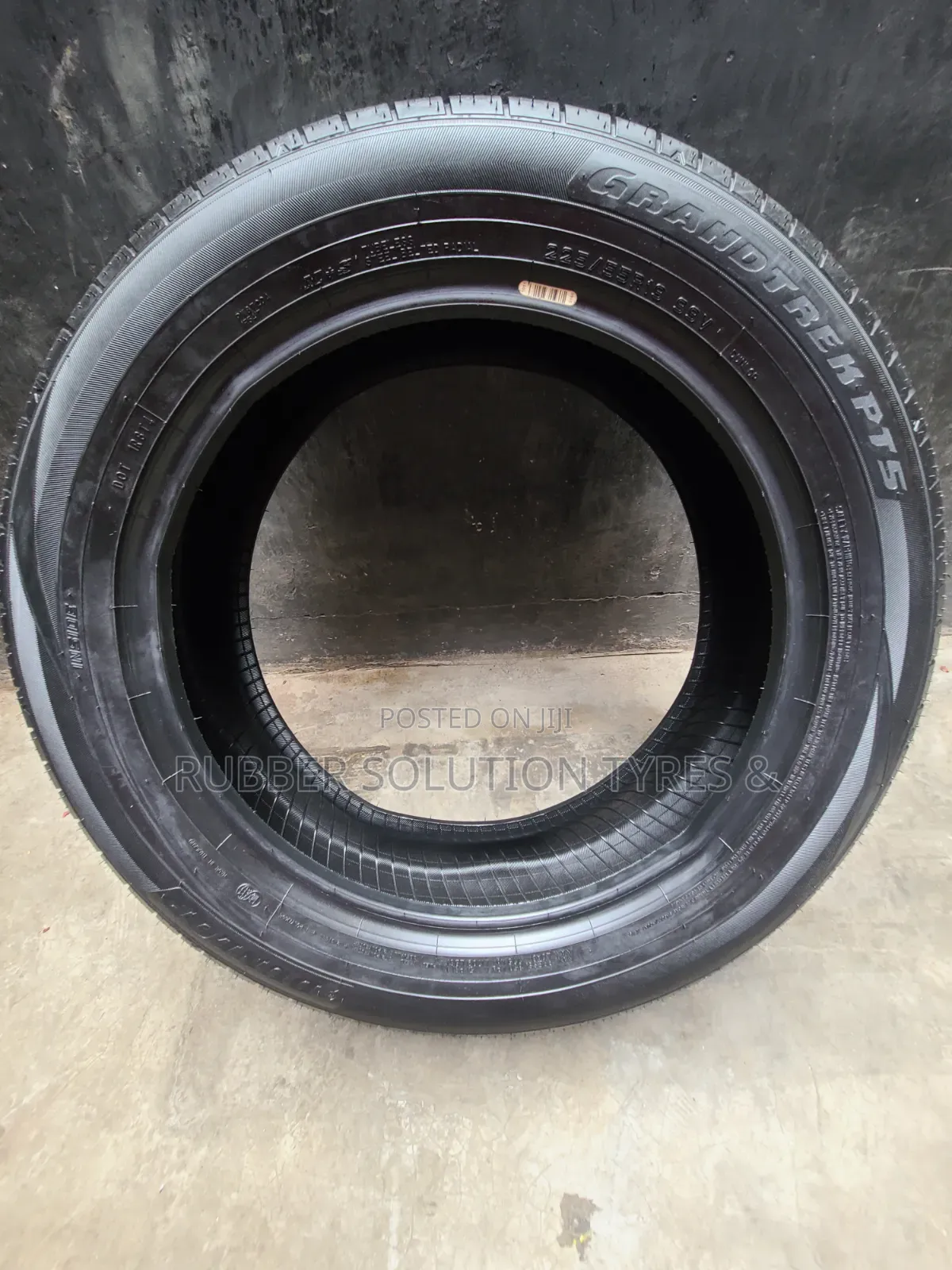 225 /55 R19 Dunlop Tyres 99v Grandtrek Pt5 Made in Japan