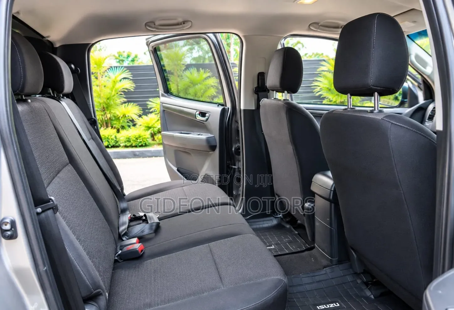 Isuzu D-MAX 2022 Silver
