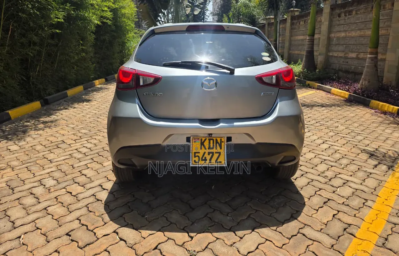 Mazda Demio 2016 Silver