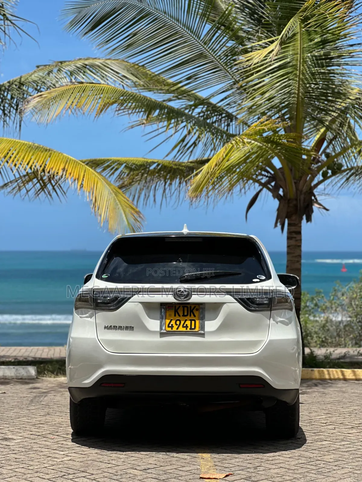 Toyota Harrier 2.0 4WD 2016 White