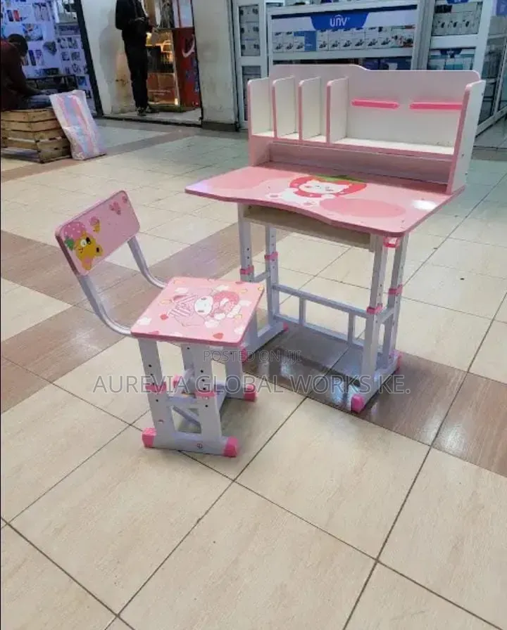 Kids Study Table With Petitions