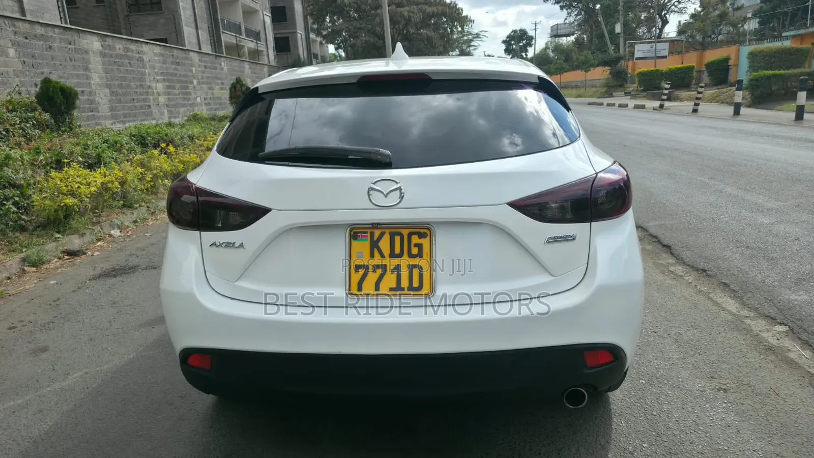Mazda Axela SV Premium 2014 White