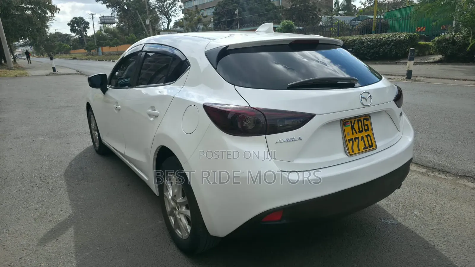 Mazda Axela SV Premium 2014 White