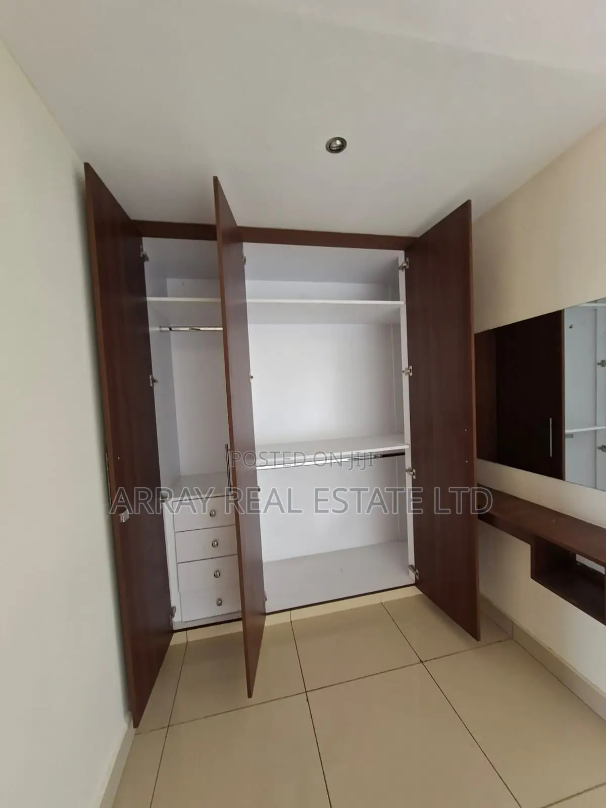 3bdrm Apartment in Raphta Road Area for sale
