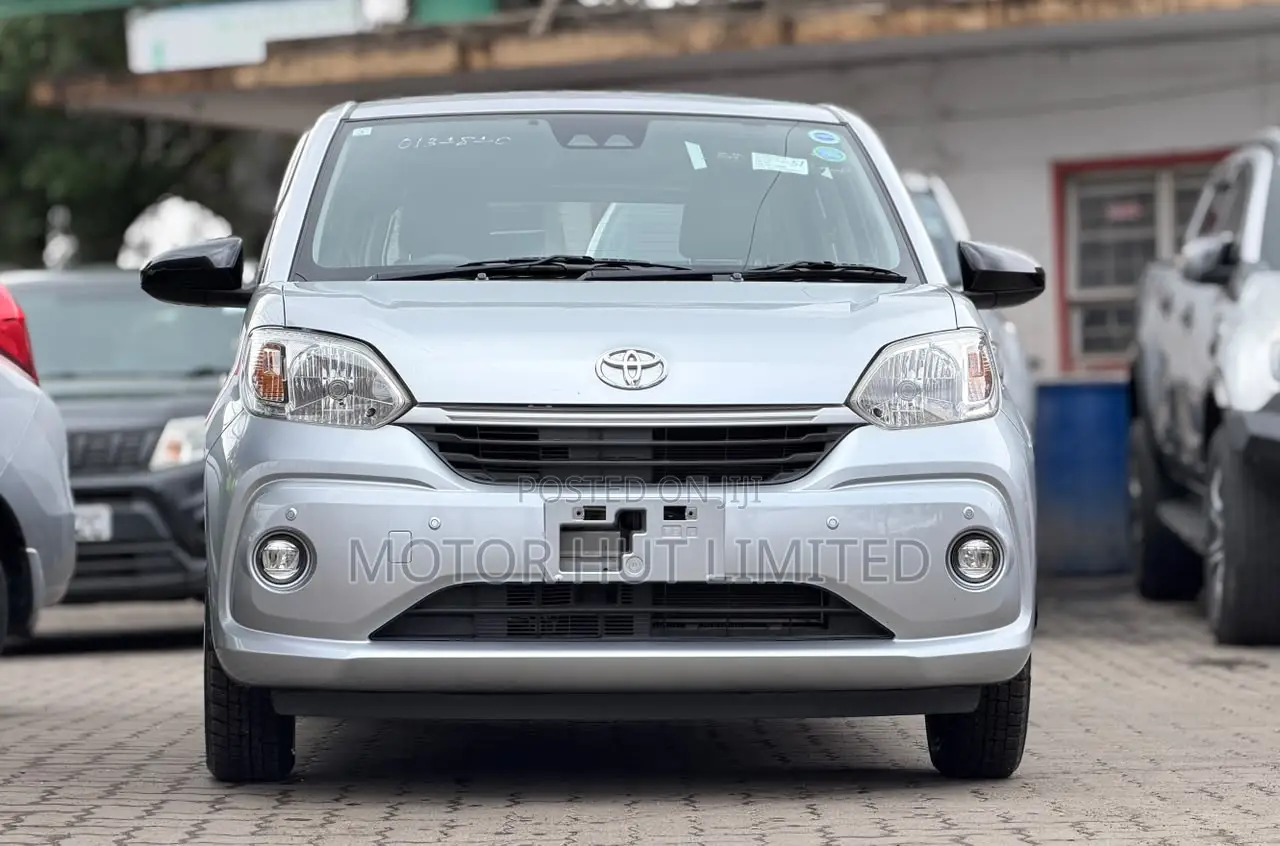 Toyota Passo 1.0 FWD 2019 Silver