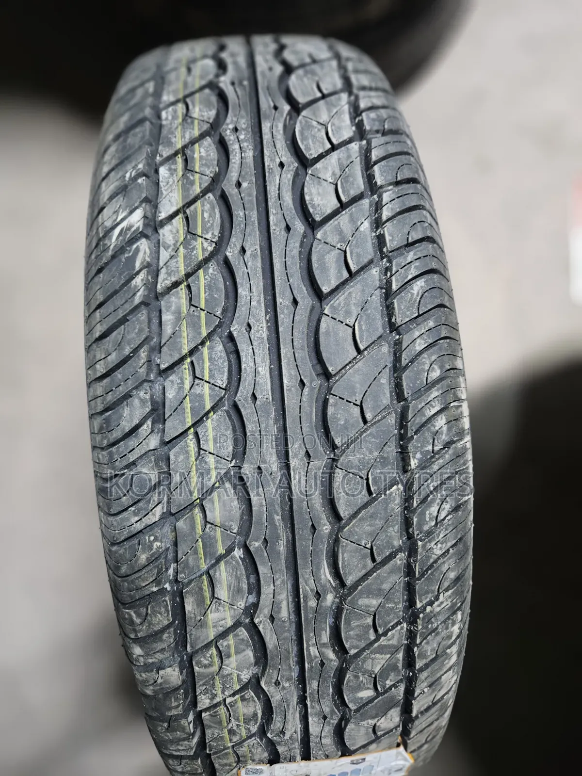 235/60r17 Centara 102V Tire