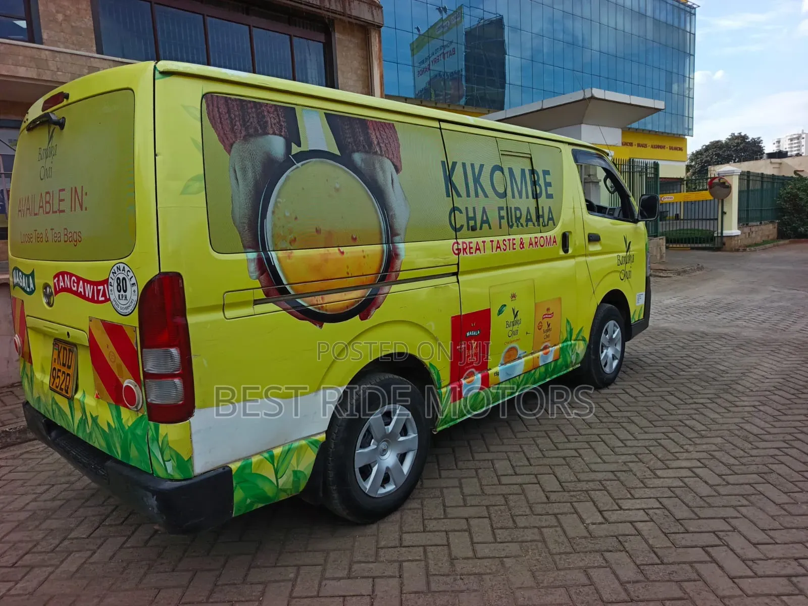 Toyota HiAce 2012 Yellow