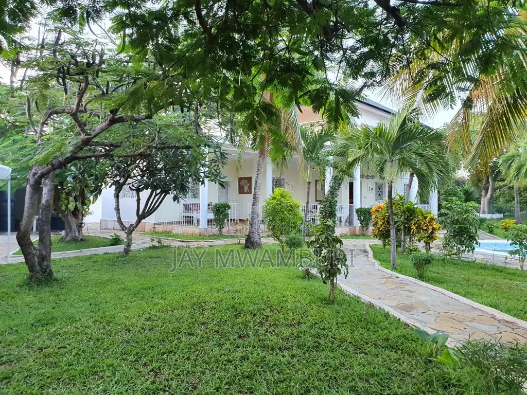 Furnished 4bdrm Villa in Malindi, Shella for sale