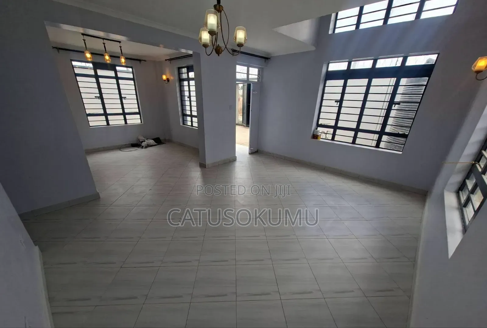 5bdrm Maisonette in Katani for rent