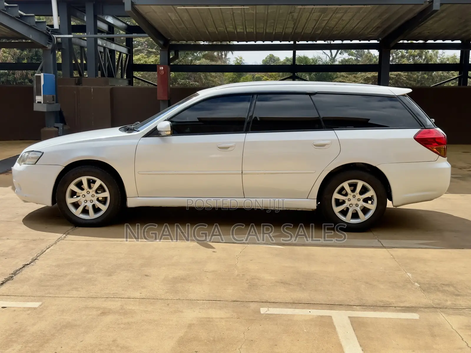 Subaru Legacy 2.0 2005 White