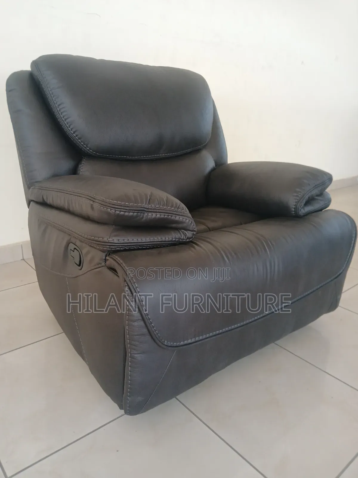 Soft Fabric 1-Seater Reclining Sofa.