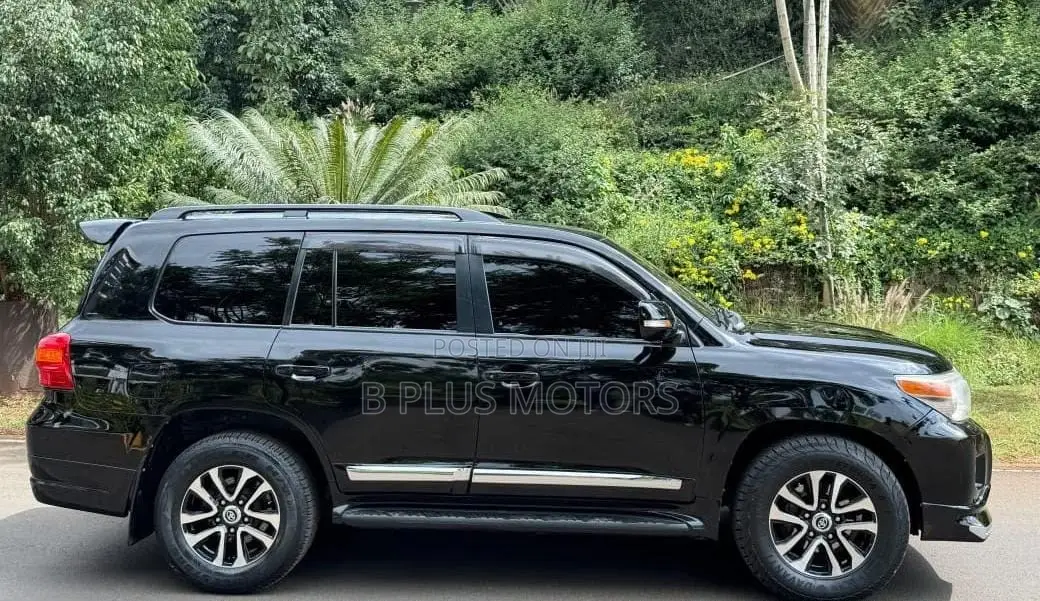 Toyota Land Cruiser Prado 2012 Black