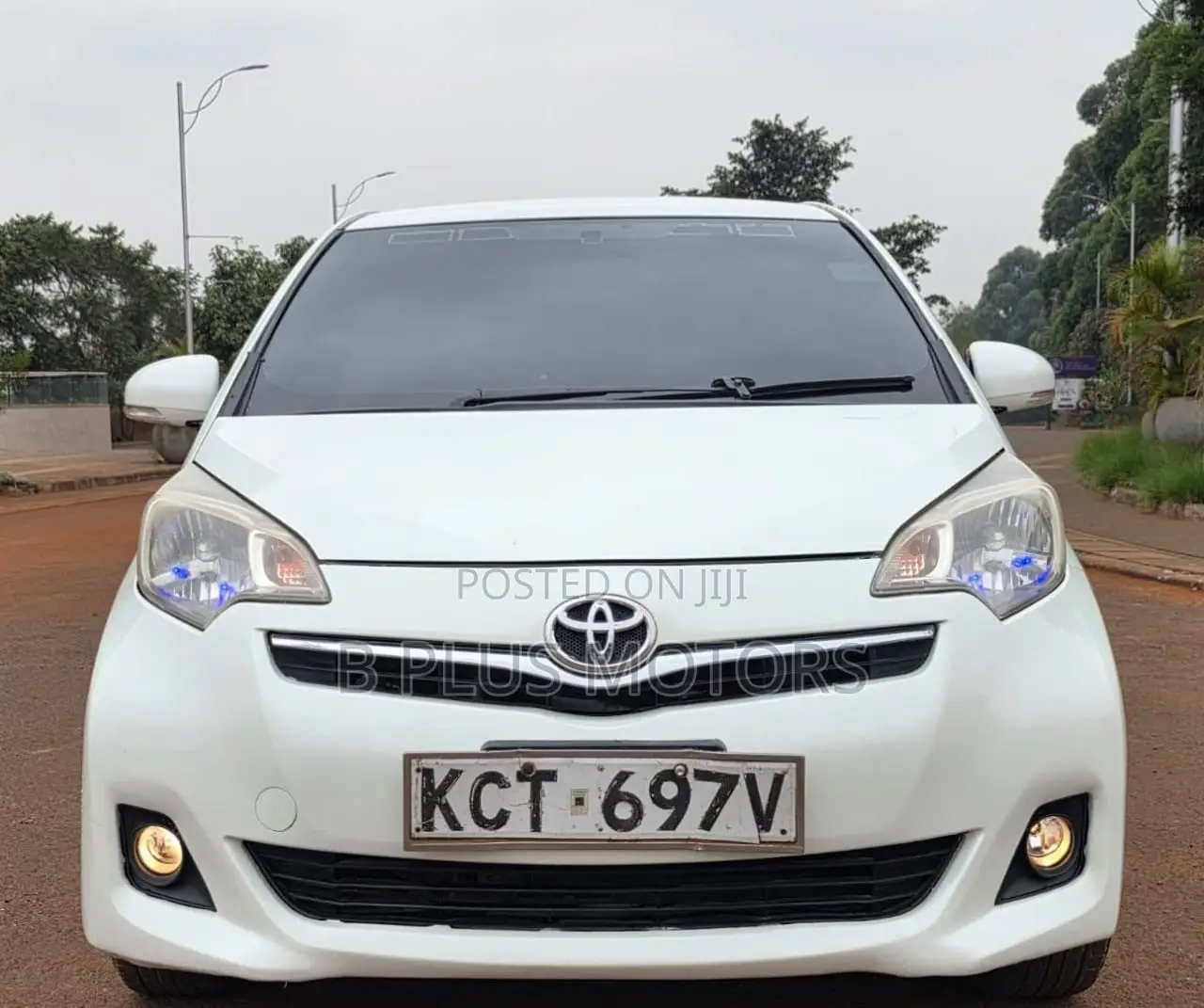 Toyota Ractis 2012 White