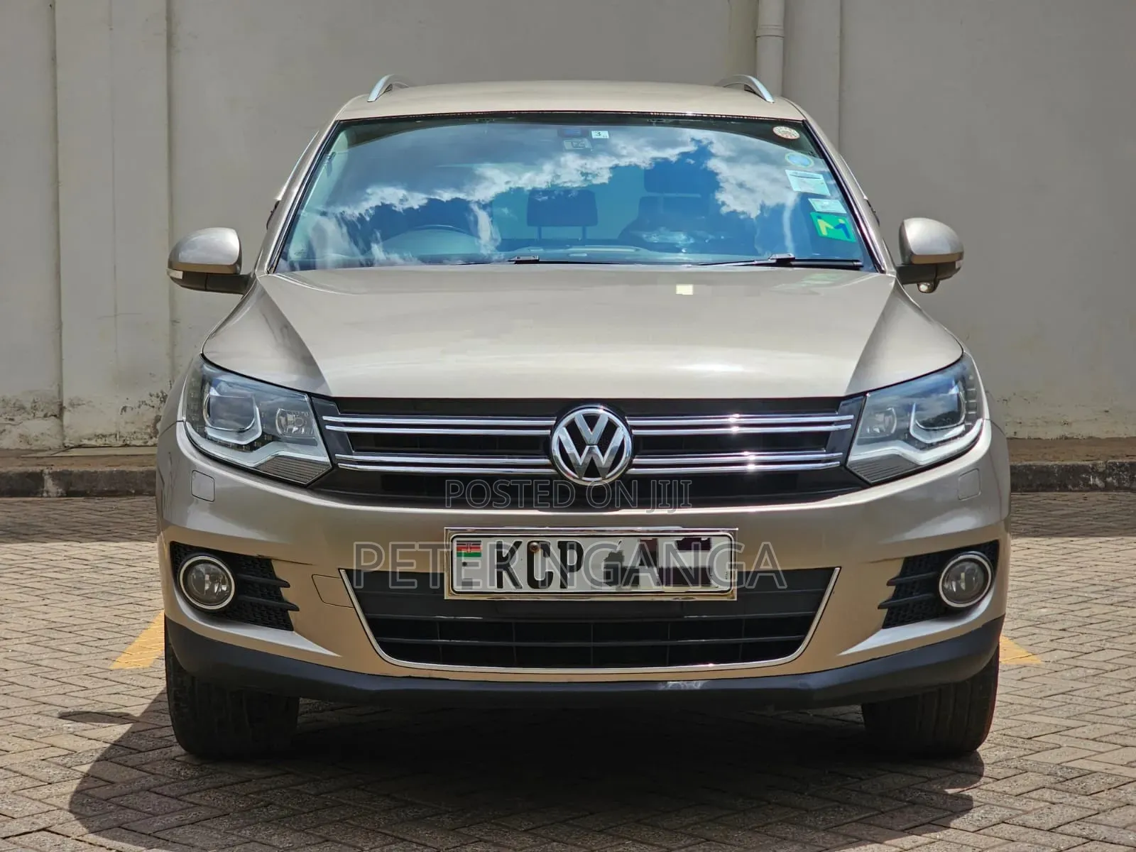 Volkswagen Tiguan 2.0 S Automatic 2012 Gold