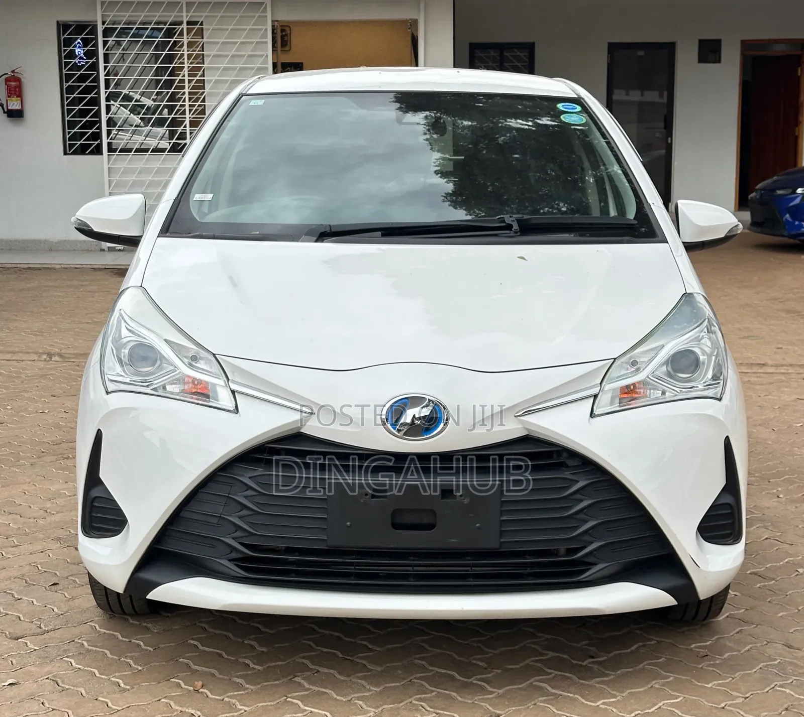 Toyota Vitz 1.5 FWD Hybrid 5dr 2019 White