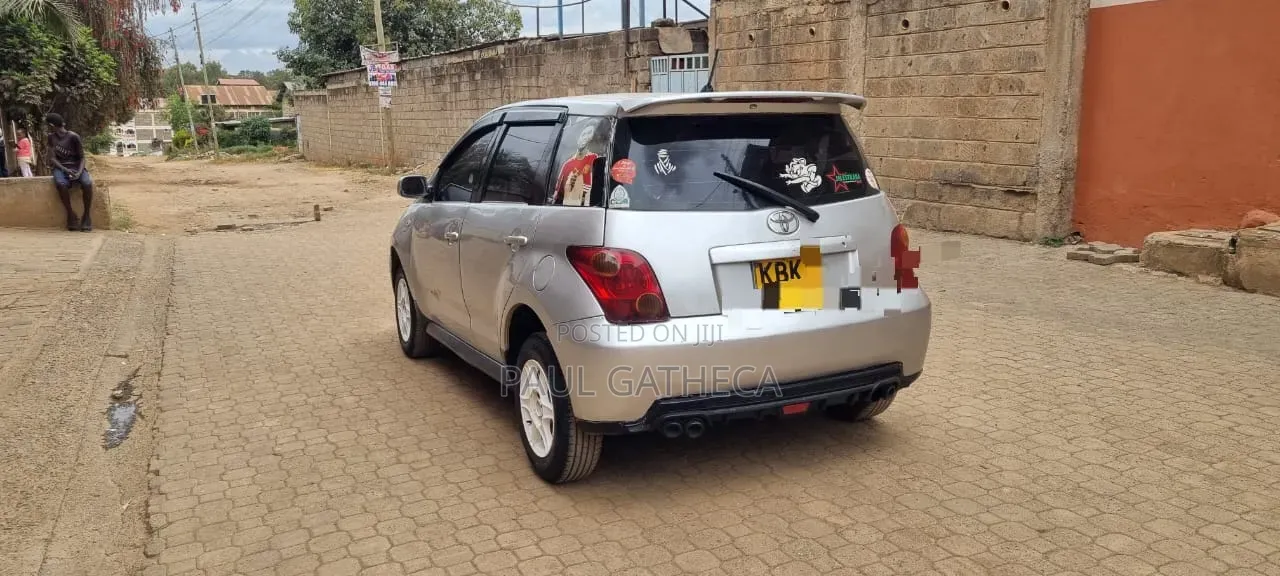 Toyota IST 2002 Silver