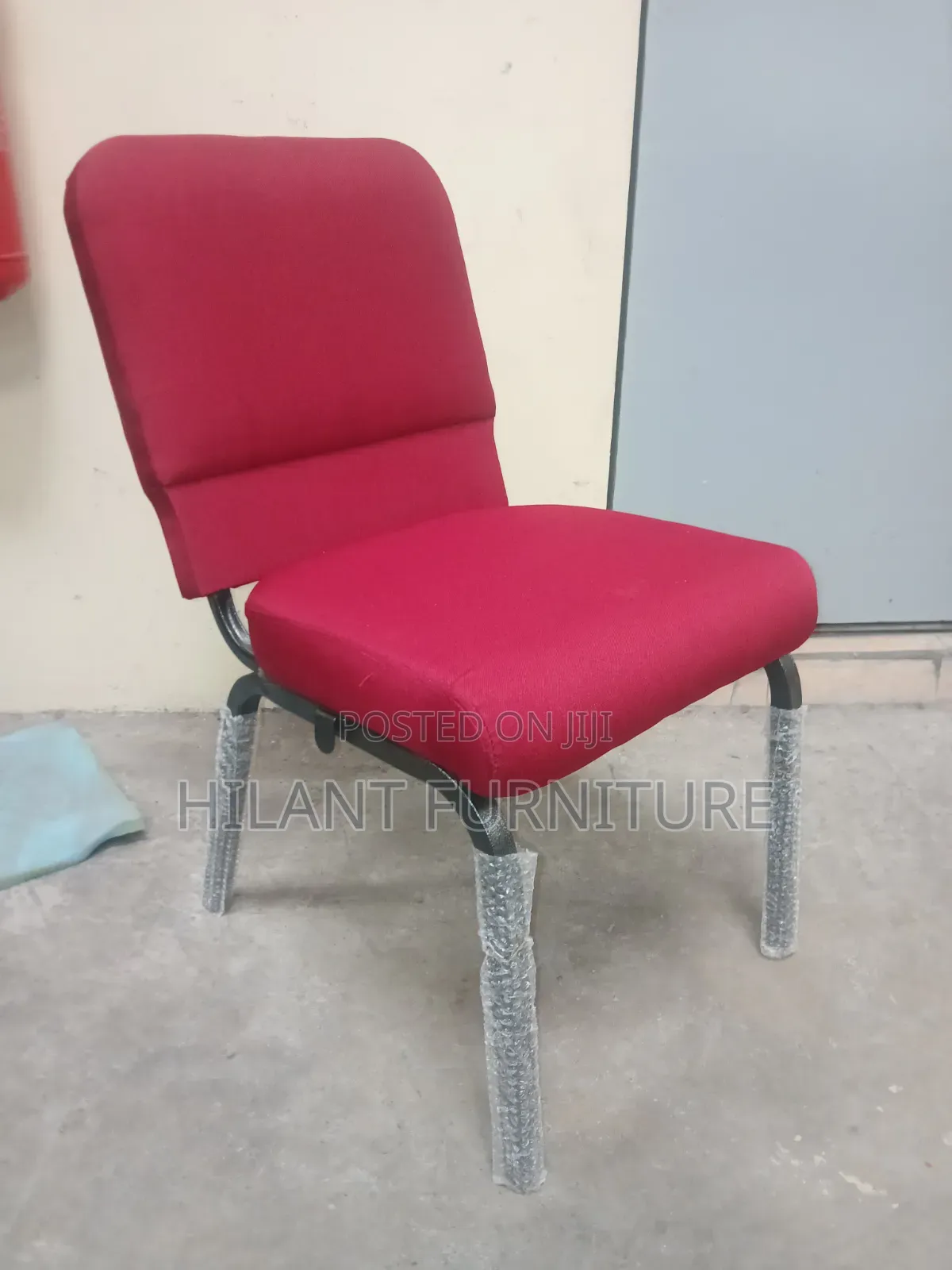 Red Fabric Visitor Chair – Padded Office Conference Chair