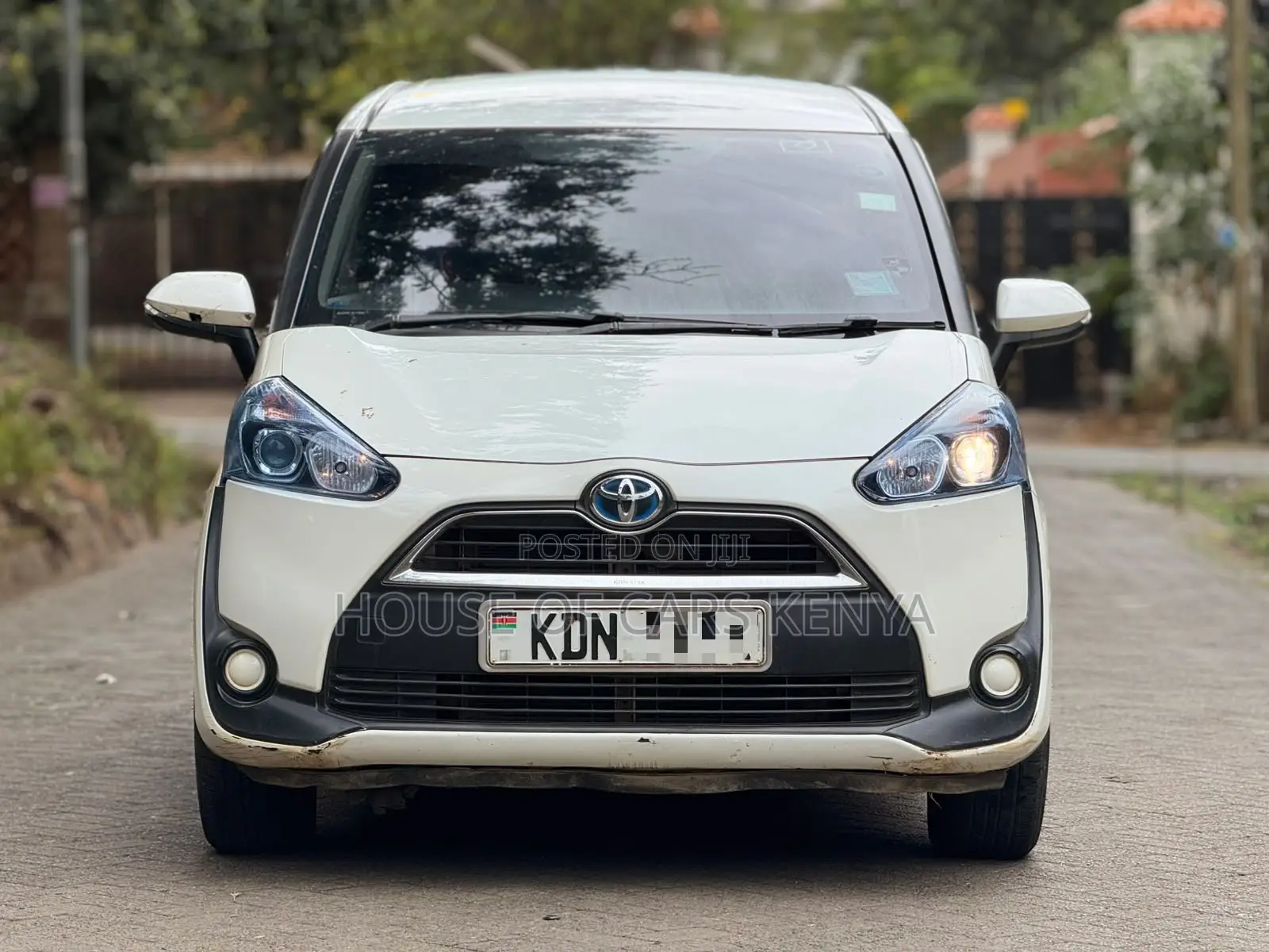 Toyota Sienta 2017 White