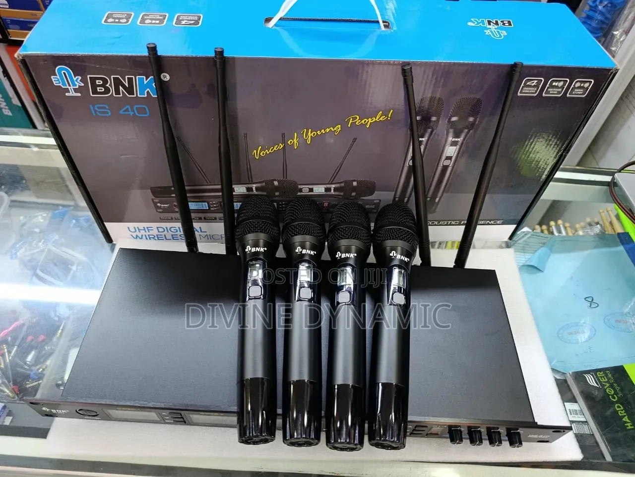 BNK Is 40 Wireless Microphone