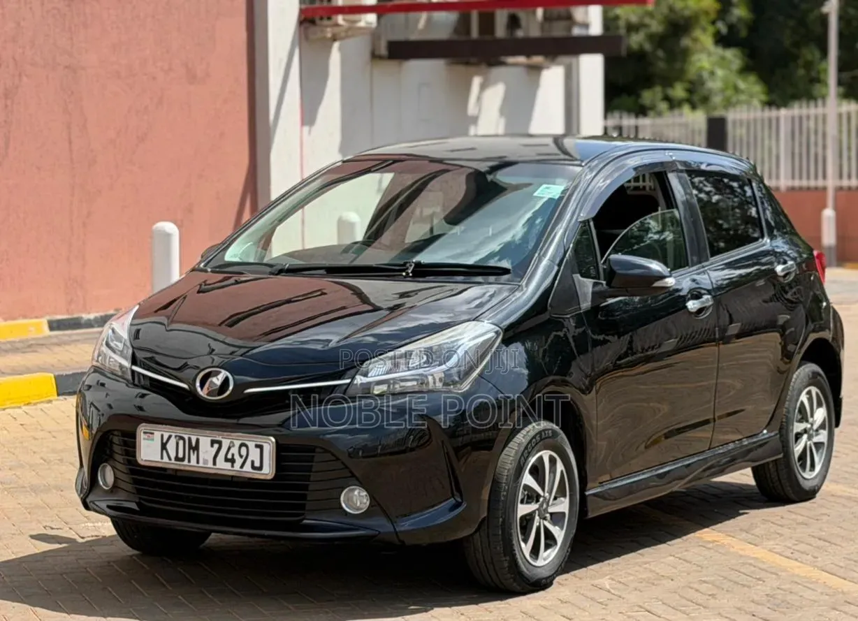 Toyota Vitz 2016 Black