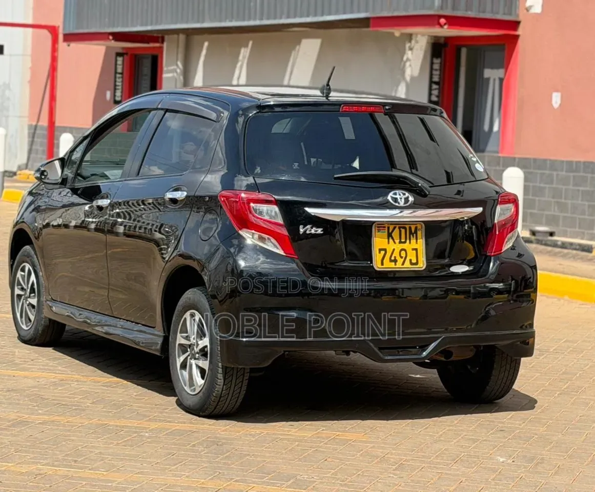 Toyota Vitz 2016 Black