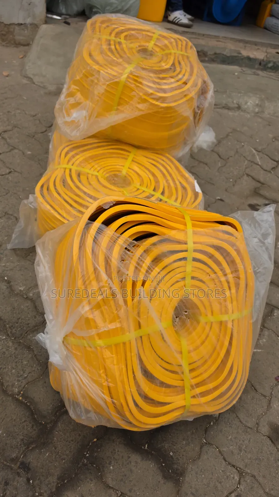 Water Bar - Centre Bulb 200mm X 15mtr