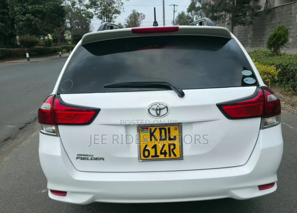 Toyota Corolla Fielder 2016 Off white