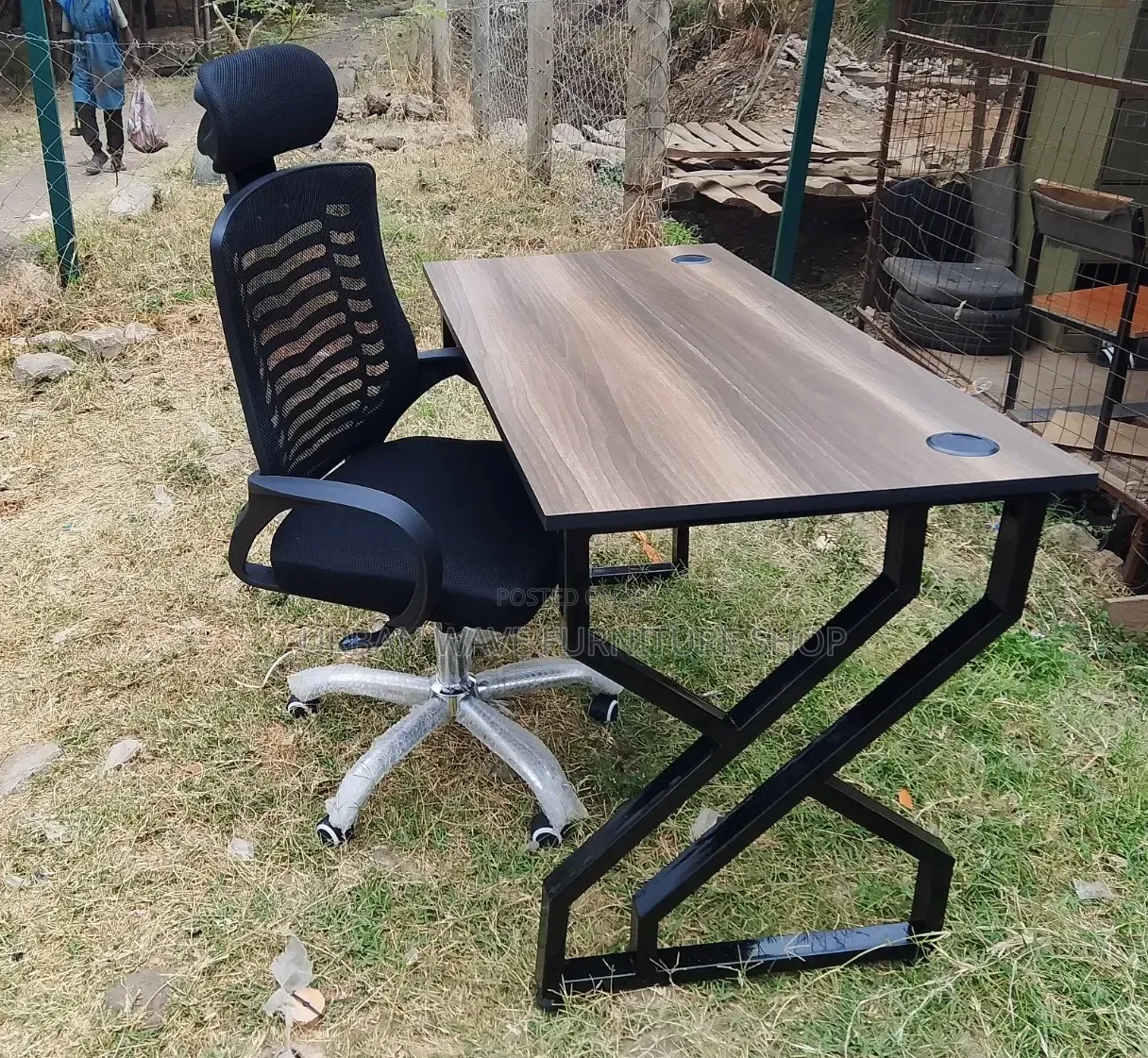Headrests and Study Metalic Stands