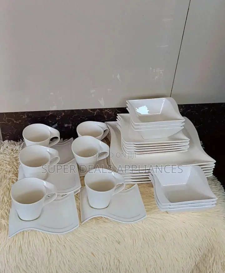 30 PCS White Wavy Gold Dinner Set
