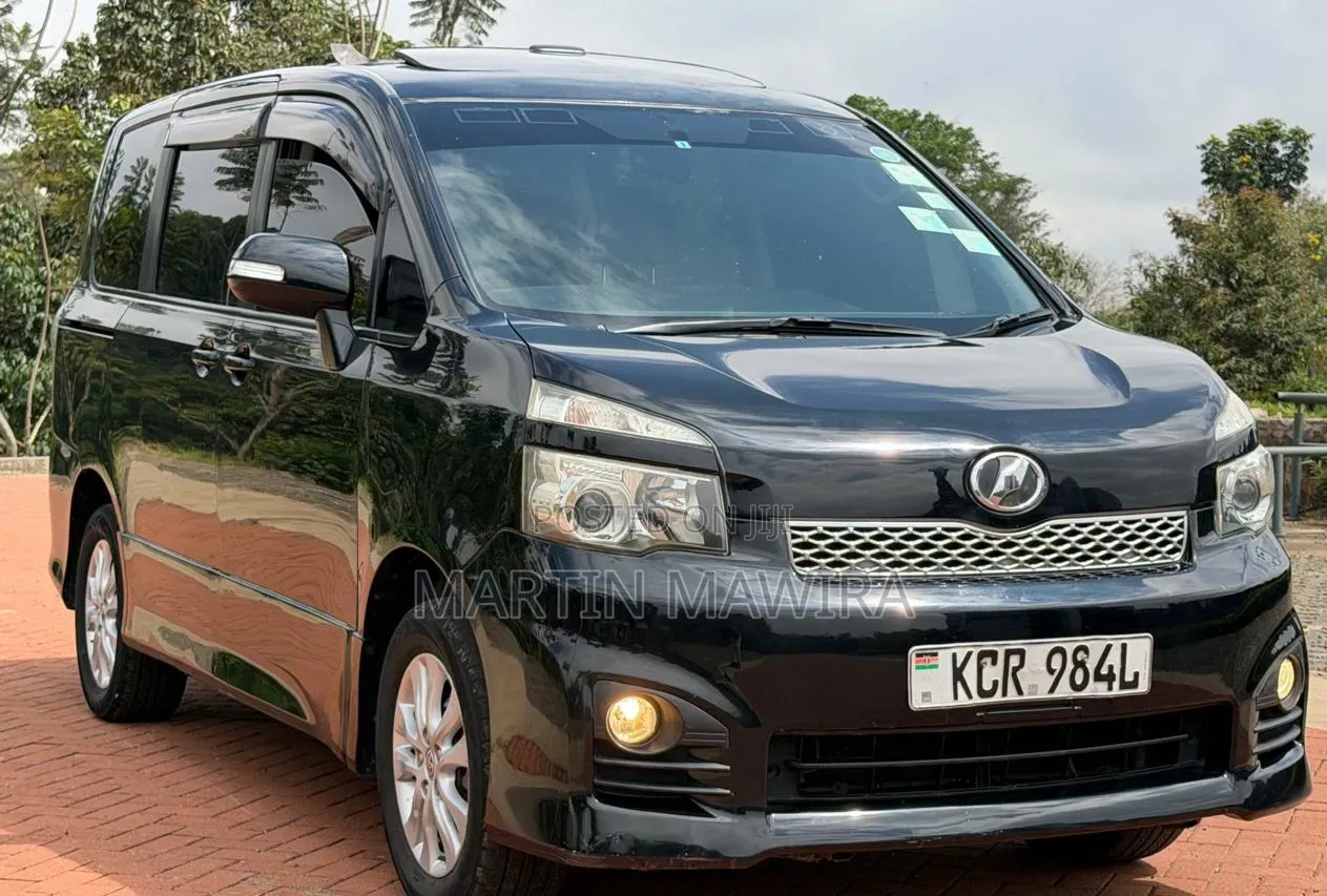 Toyota Voxy 2011 Black