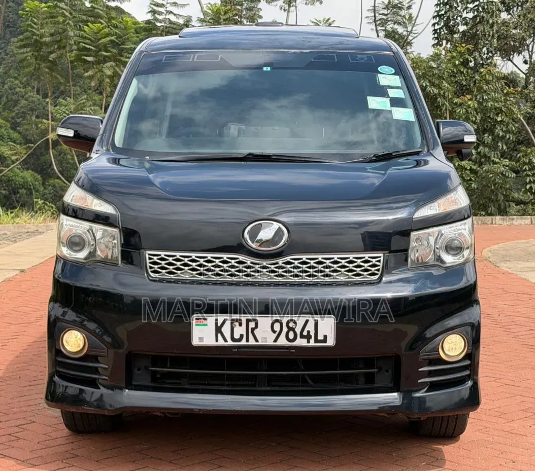 Toyota Voxy 2011 Black