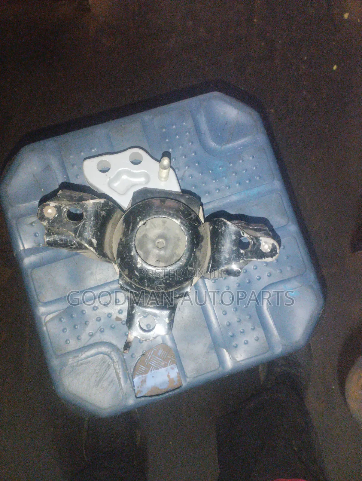 Vitz Old Model Engine Mount