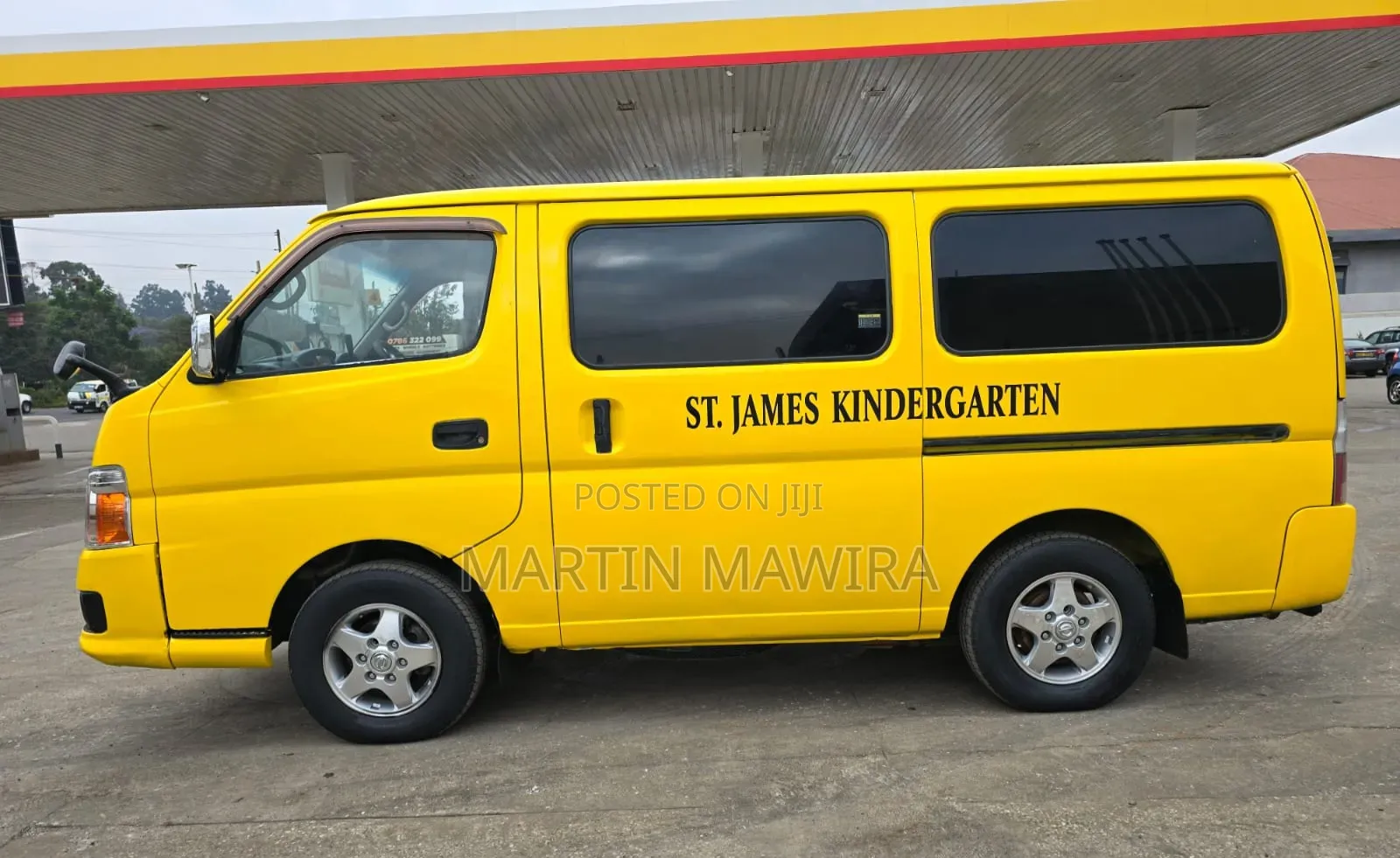 Nissan Caravan (Urvan) 2012 Yellow