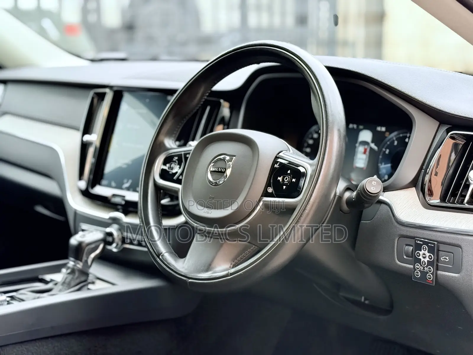 Volvo XC60 T5 Inscription AWD 2019 Pearl